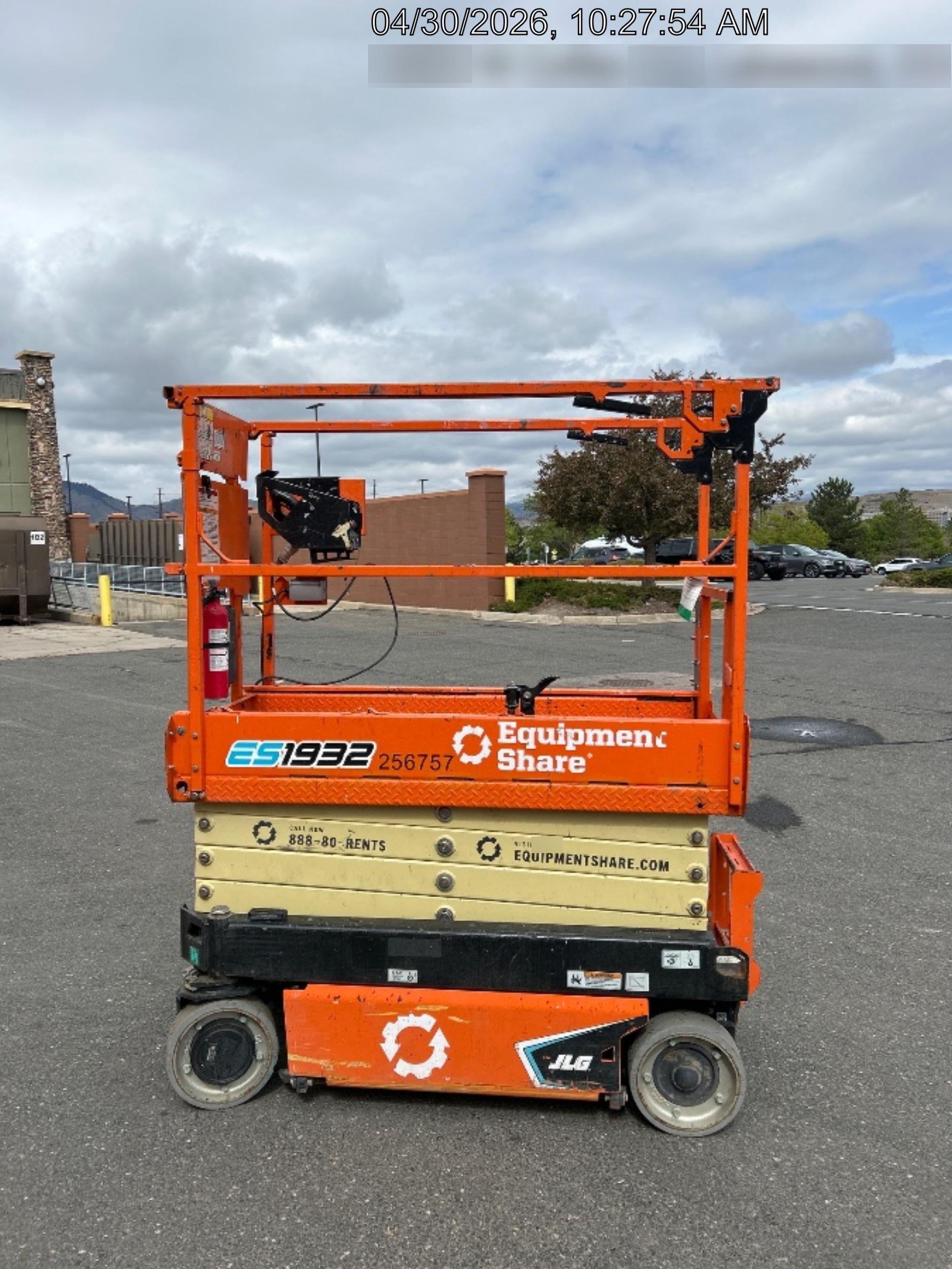 2022 JLG ES1932