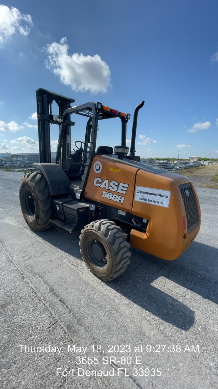 2023 CASE 588H