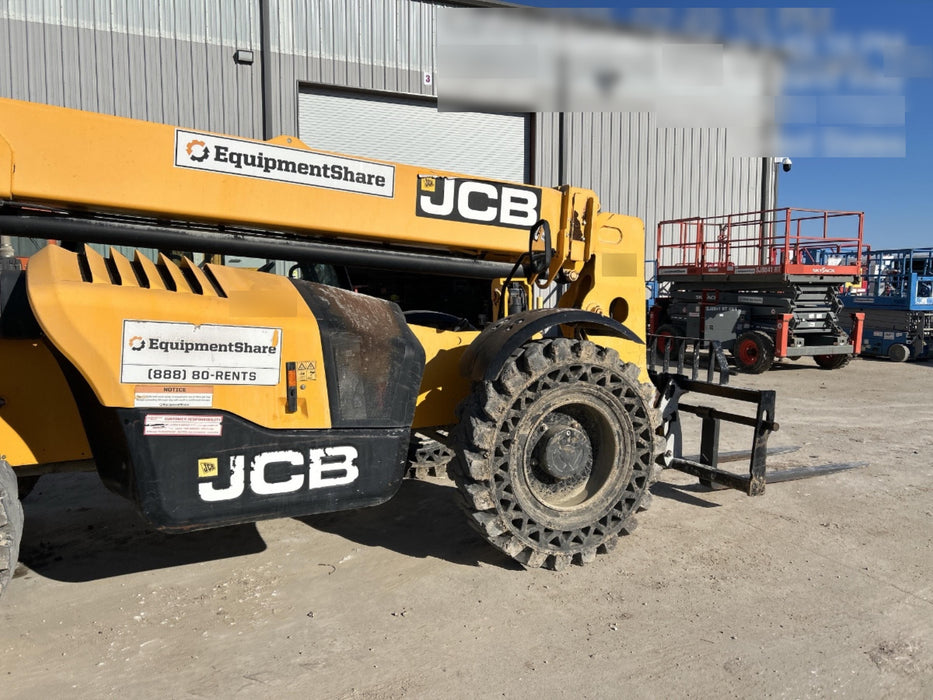 2019 JCB 509-42 Cab/Heat/Air, 74 HP, Solid Tires, STD Worklight, Beacon, Aux Hydraulics, Lifting Eye, Back up Alarm w/66" Carriage/60" Forks