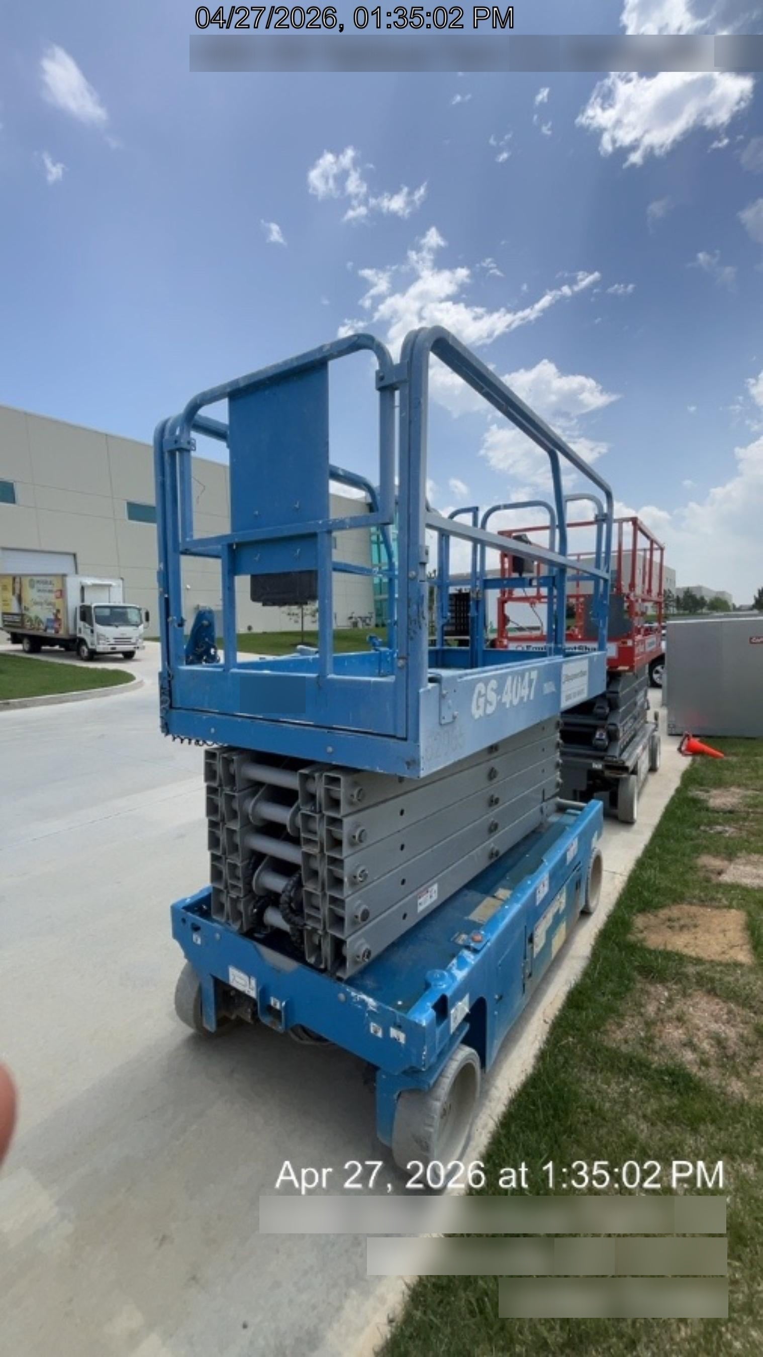 2019 Genie GS-4047 Folding rails with half height swing gate