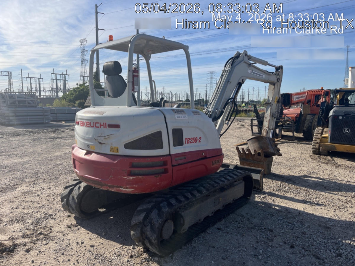 2021 TAKEUCHI TB250-2