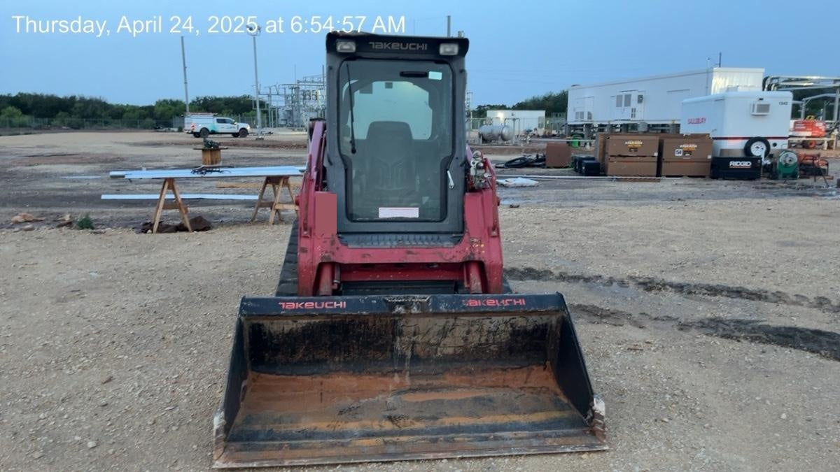 2019 Takeuchi TL8 Cab, Heat/AC, Defroster, 15" Wide Rubber Tracks, Back-up Alarm, Front & Rear Working Lights, Auxiliary Hydraulics, Two-Speed Travel, Electronic Monitoring System, Hydraulic Universal Quick Hitch 76" HD Dirt Bucket with 8 Teeth, 20.3 cubic feet Capacity