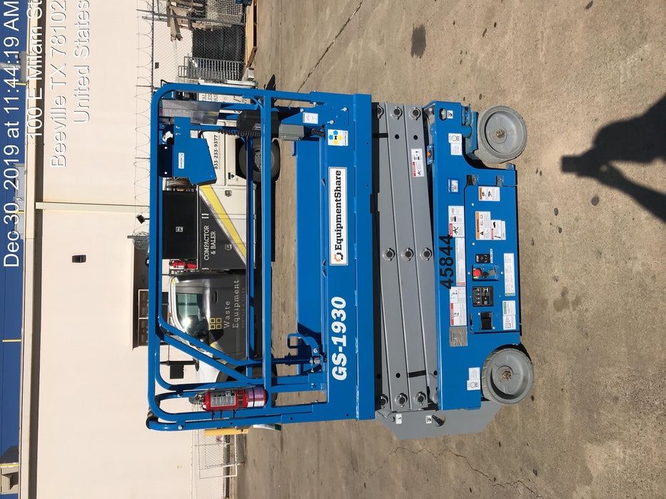 2019 Genie GS-1930 Fixed rails with chain Entry