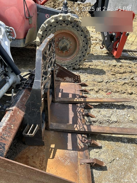 2021 PALADIN 48" Pallet Forks - Paladin