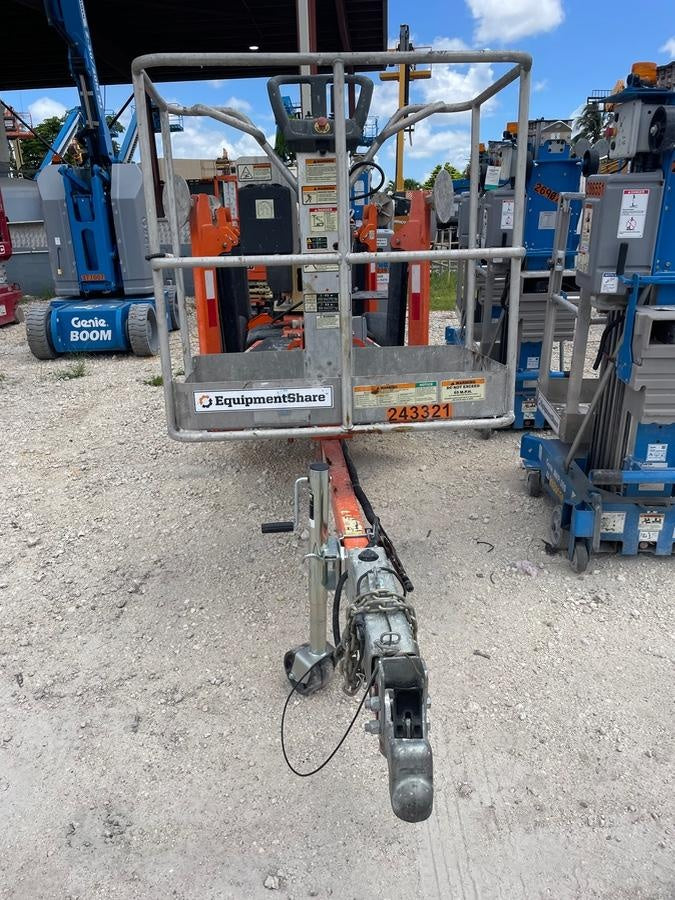 2022 JLG T350