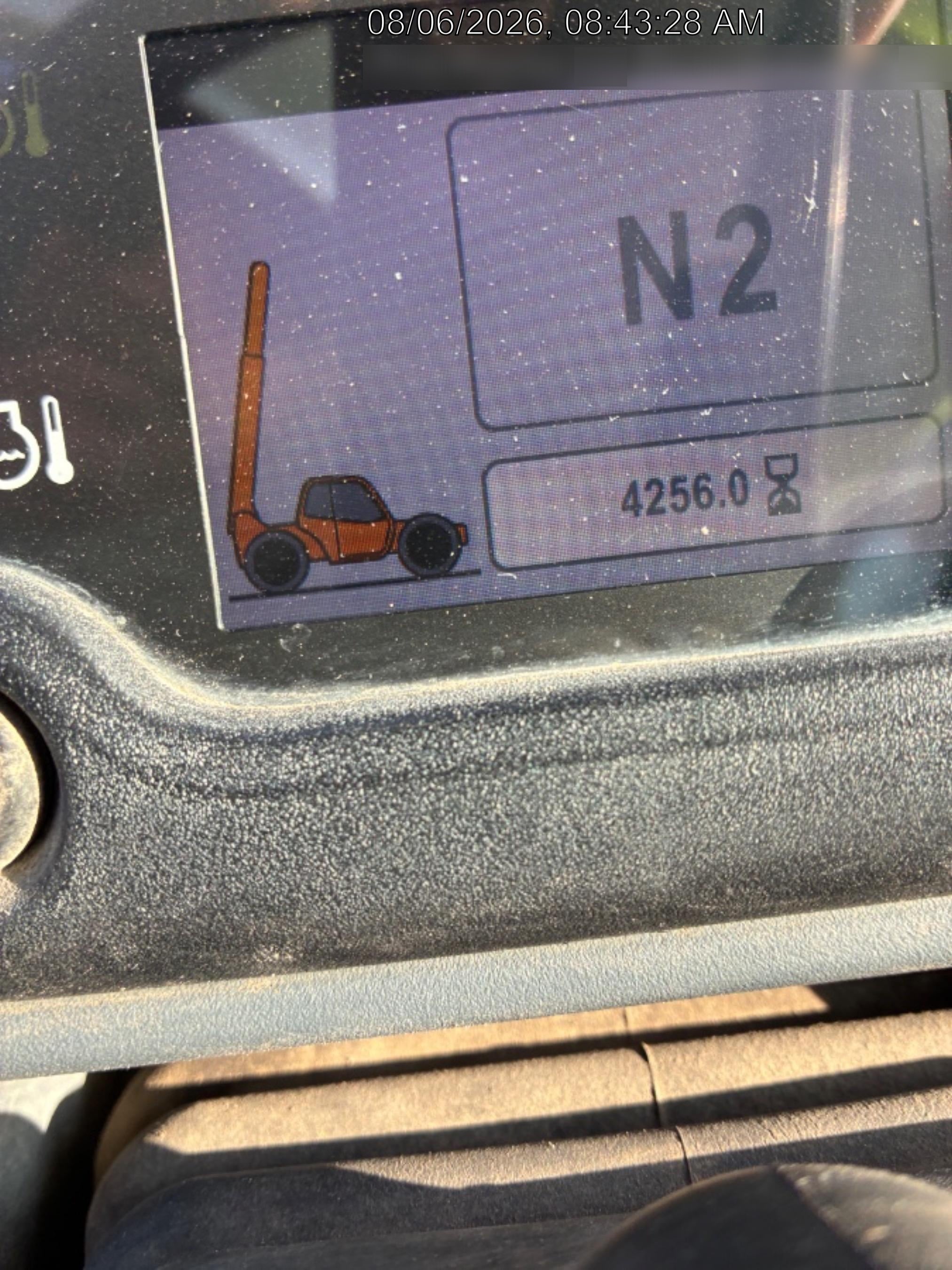 2017 JLG 742