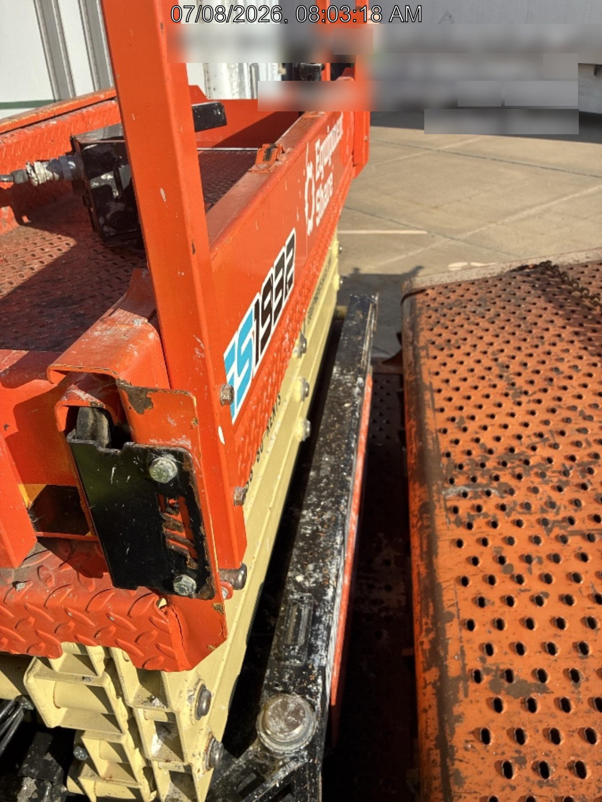 2023 JLG ES1932