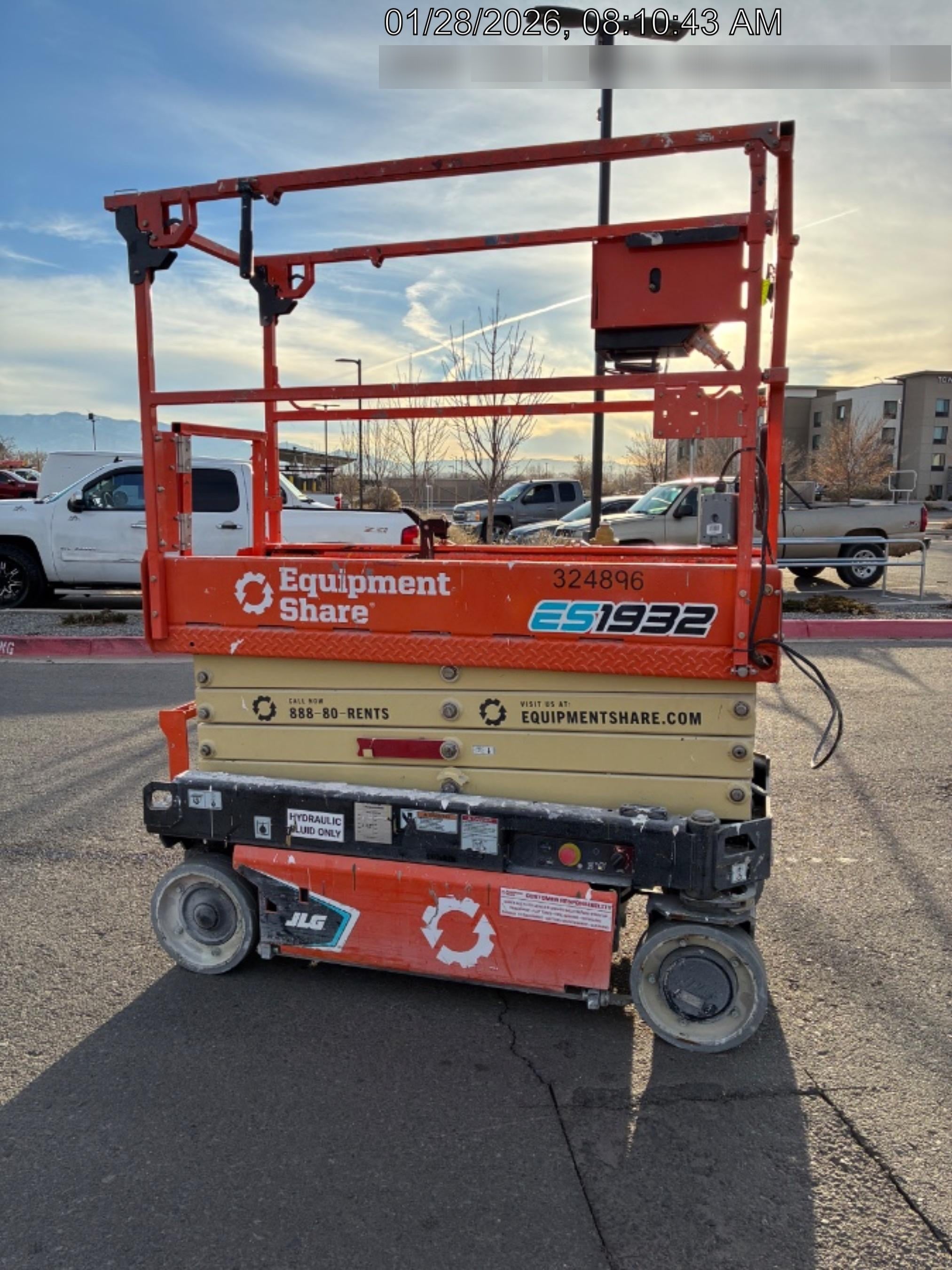 2023 JLG ES1932