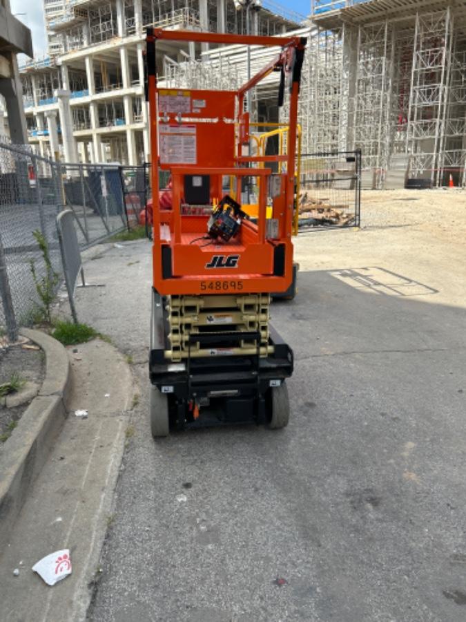 2025 JLG ES1932