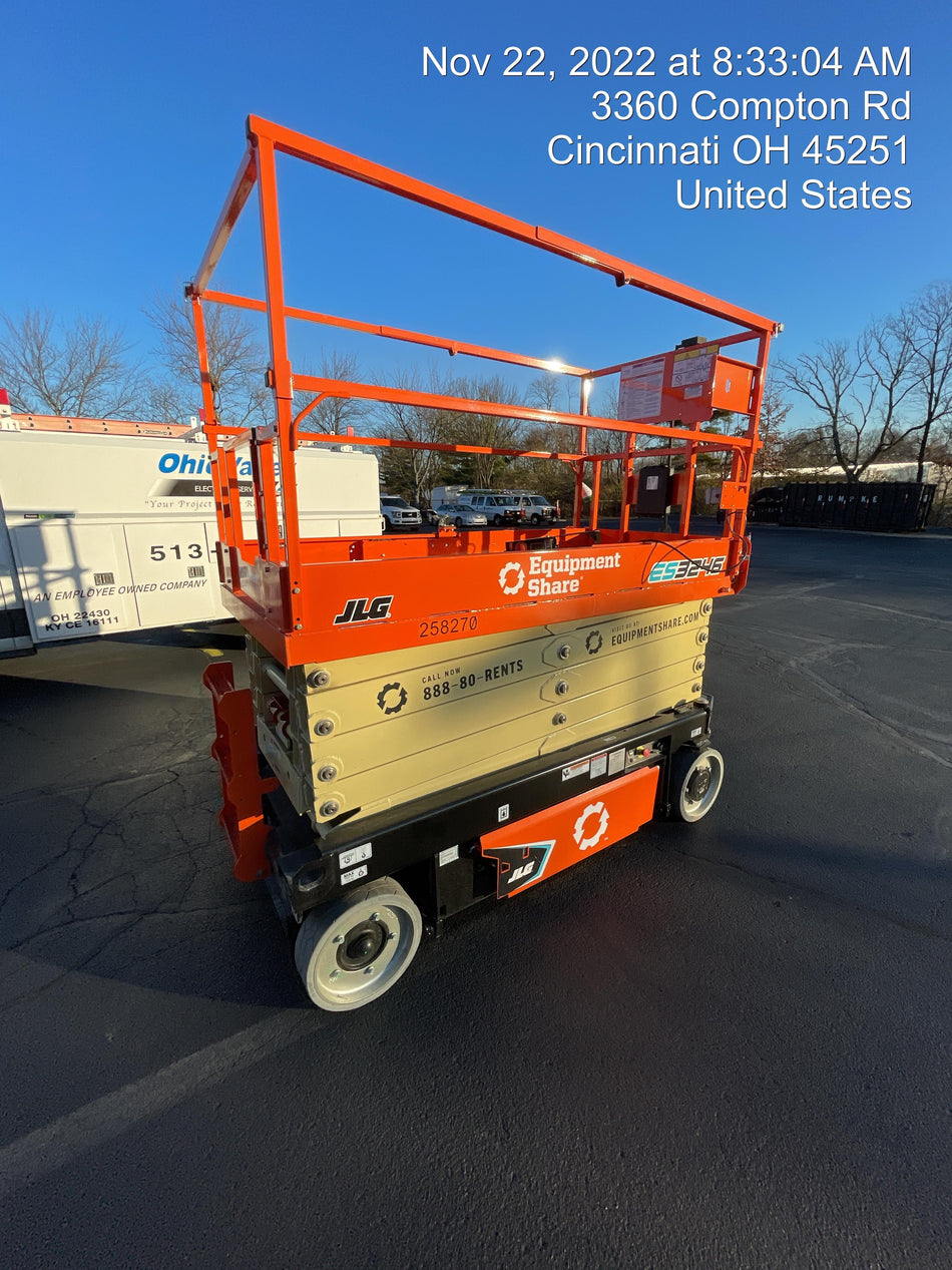 2022 JLG ES3246