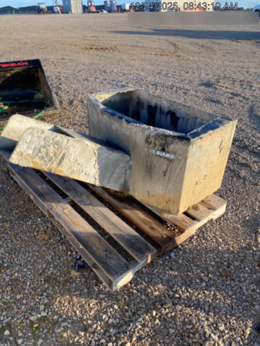 2021 BLUE DIAMOND 1/2 yd Concrete Bucket - Blue Diamond