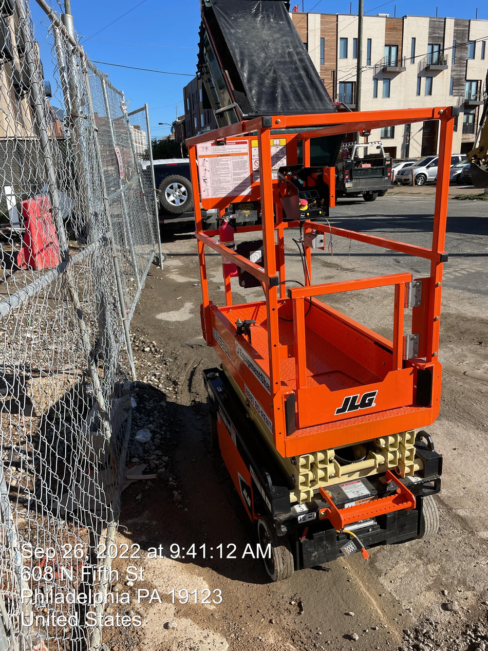 2022 JLG ES1330L
