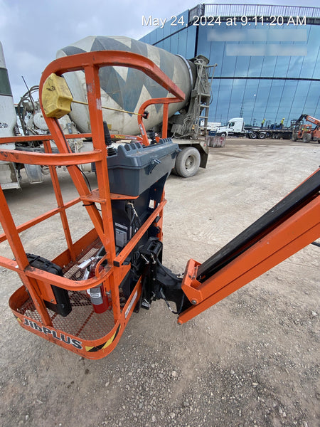 2022 JLG E300AJP