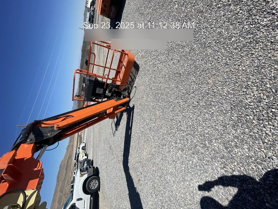2019 JLG 660SJ