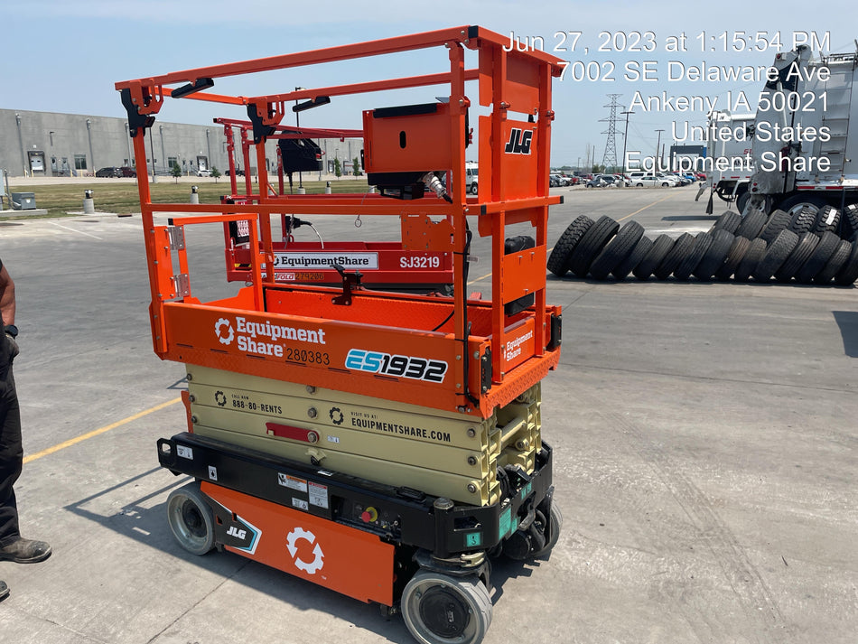 2022 JLG ES1932