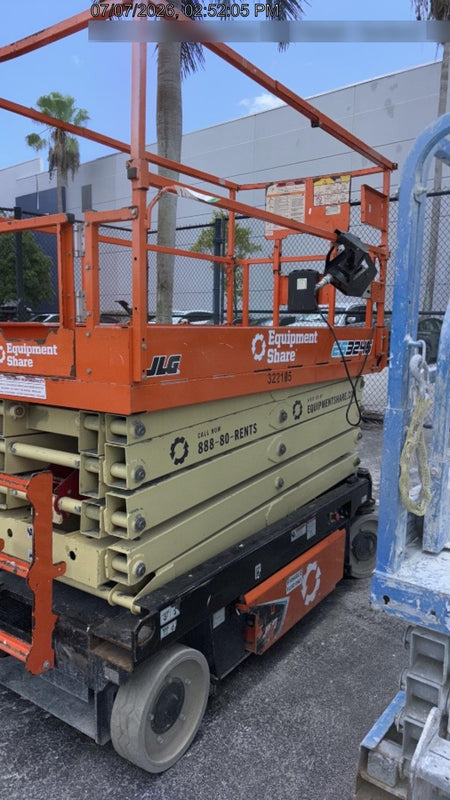 2023 JLG ES3246