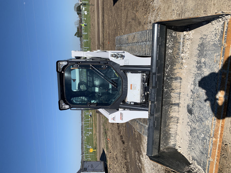 2020 Bobcat T740 74Hp T4, Cab/Heat/Air, Selectable Joystick Controls, Aux Hydraulics, Backup Alarm, P29 Performance Package, Rubber Tracks, Auto Ride Control, Reversing Fan, 7-Pin Attachment Control Kit