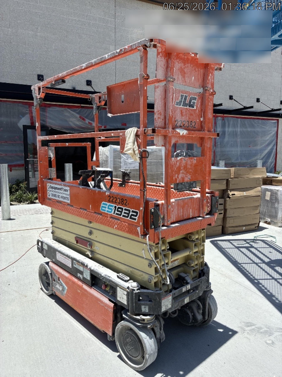2022 JLG ES1932