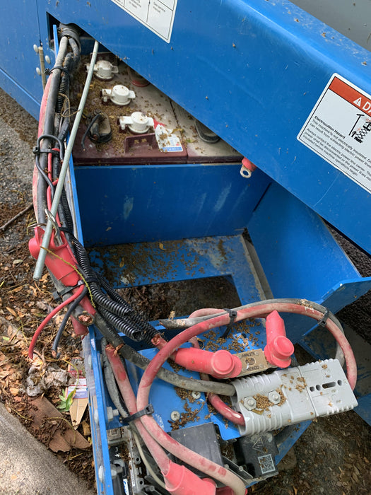 2019 Genie GS-2632 Folding rails with half height swing gate