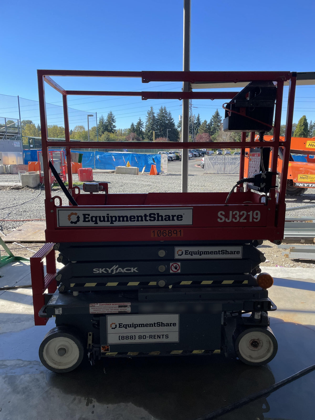 2020 Skyjack SJIII-3219 Solid NM Tires, Half height spring hinged entry gate, Dual Beacons, 800W Inverter
