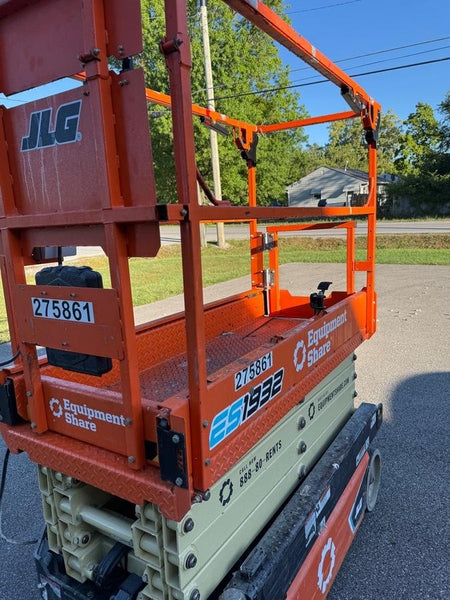 2022 JLG ES1932