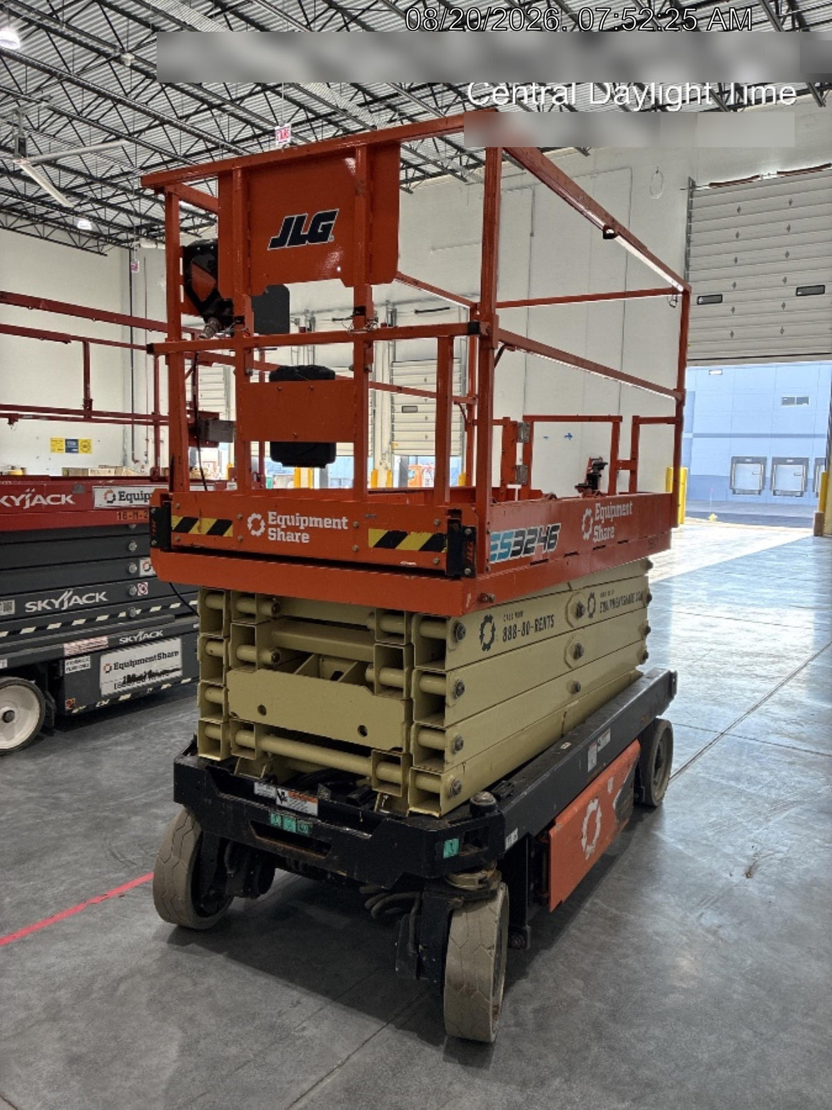 2022 JLG ES3246