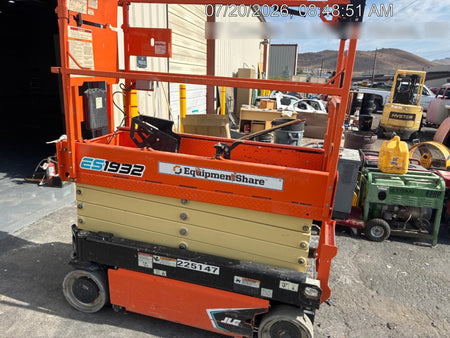2022 JLG ES1932
