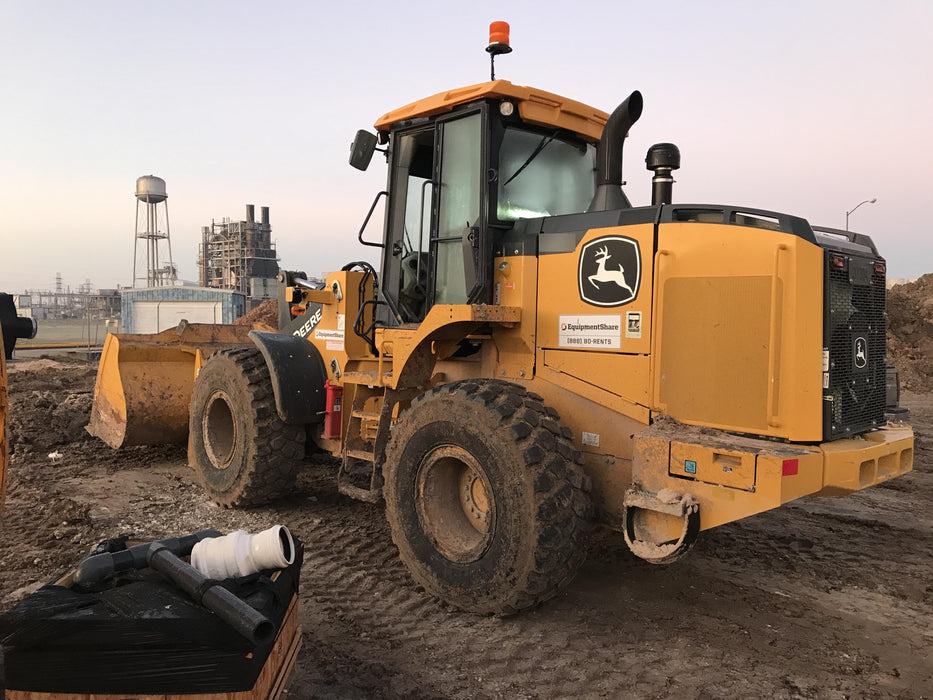 2019 John Deere 624L 4yd Wheel Loader, Cab/Heat/Air, 3 Function Hydraulics, JRB Hydraulic QC, QC 4yd bucket w/smooth cutting edge, QC Carriage, 72" Fork Tines, 5yr/5,000hr Powertrain and Hydraulics extended warranty