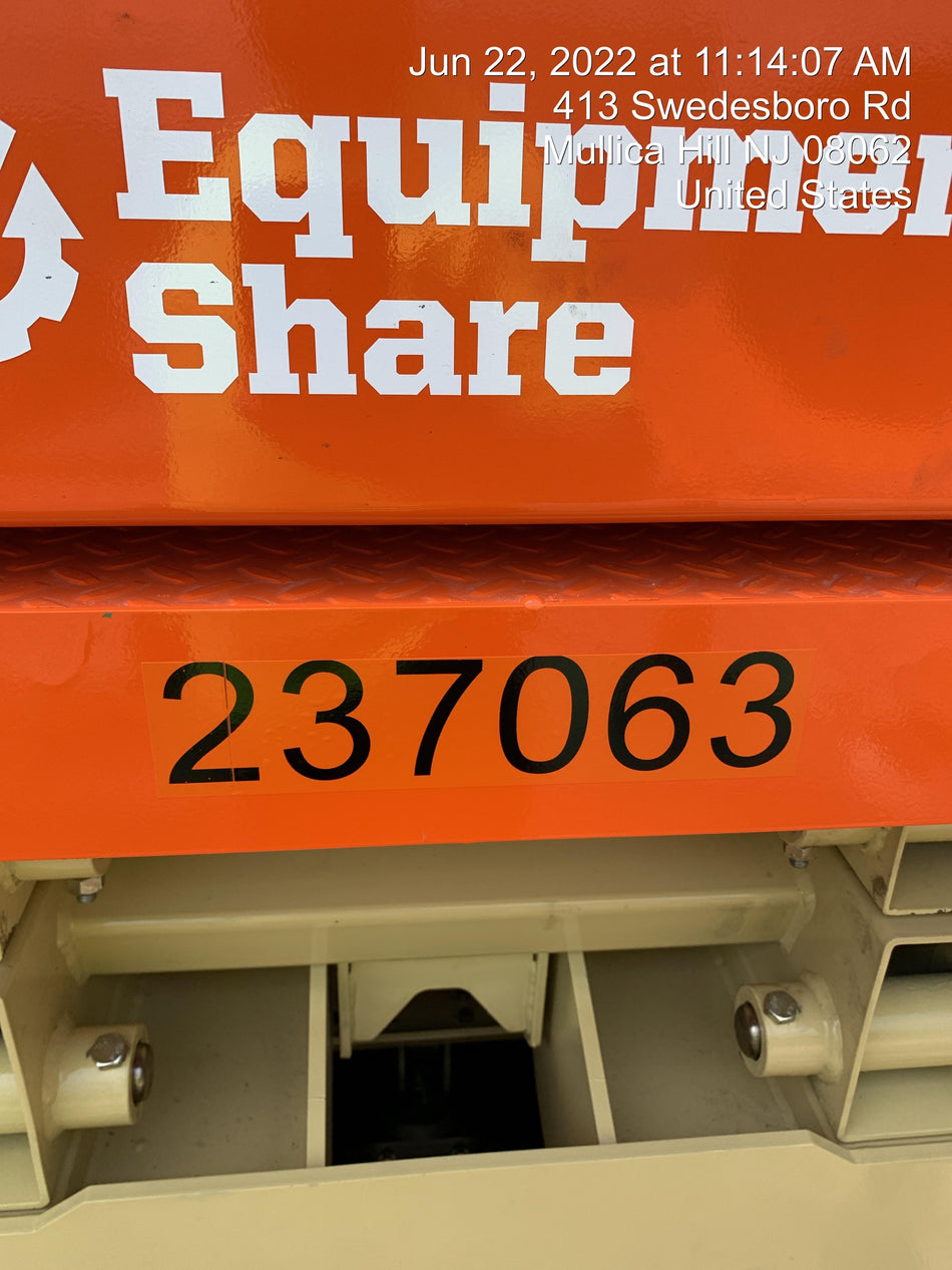 2022 JLG ES3246