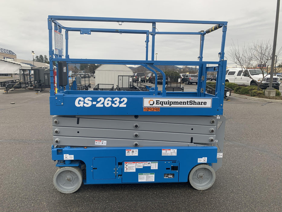 2020 Genie GS-2632 Solid NM Tires, Folding Rails with Half-Height Swing Gate, Beacon, 800W Invertor