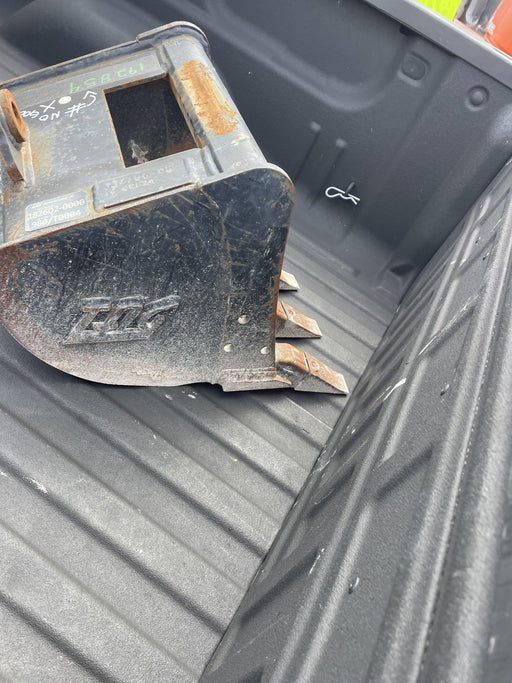 2013 WERK-BRAU 18" Bucket - Werk-Brau