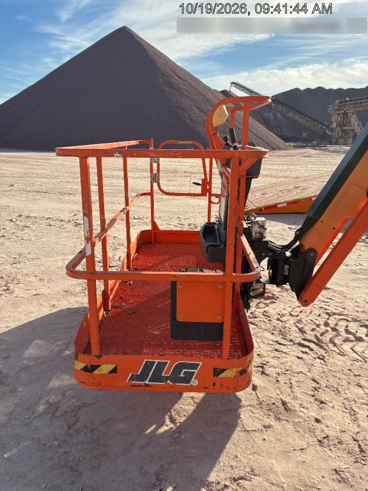 2022 JLG 800AJ