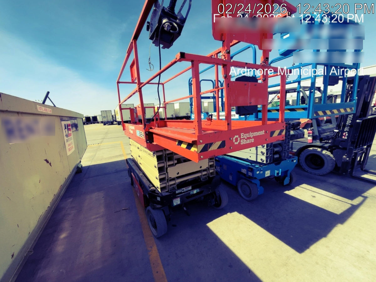 2022 JLG ES3246