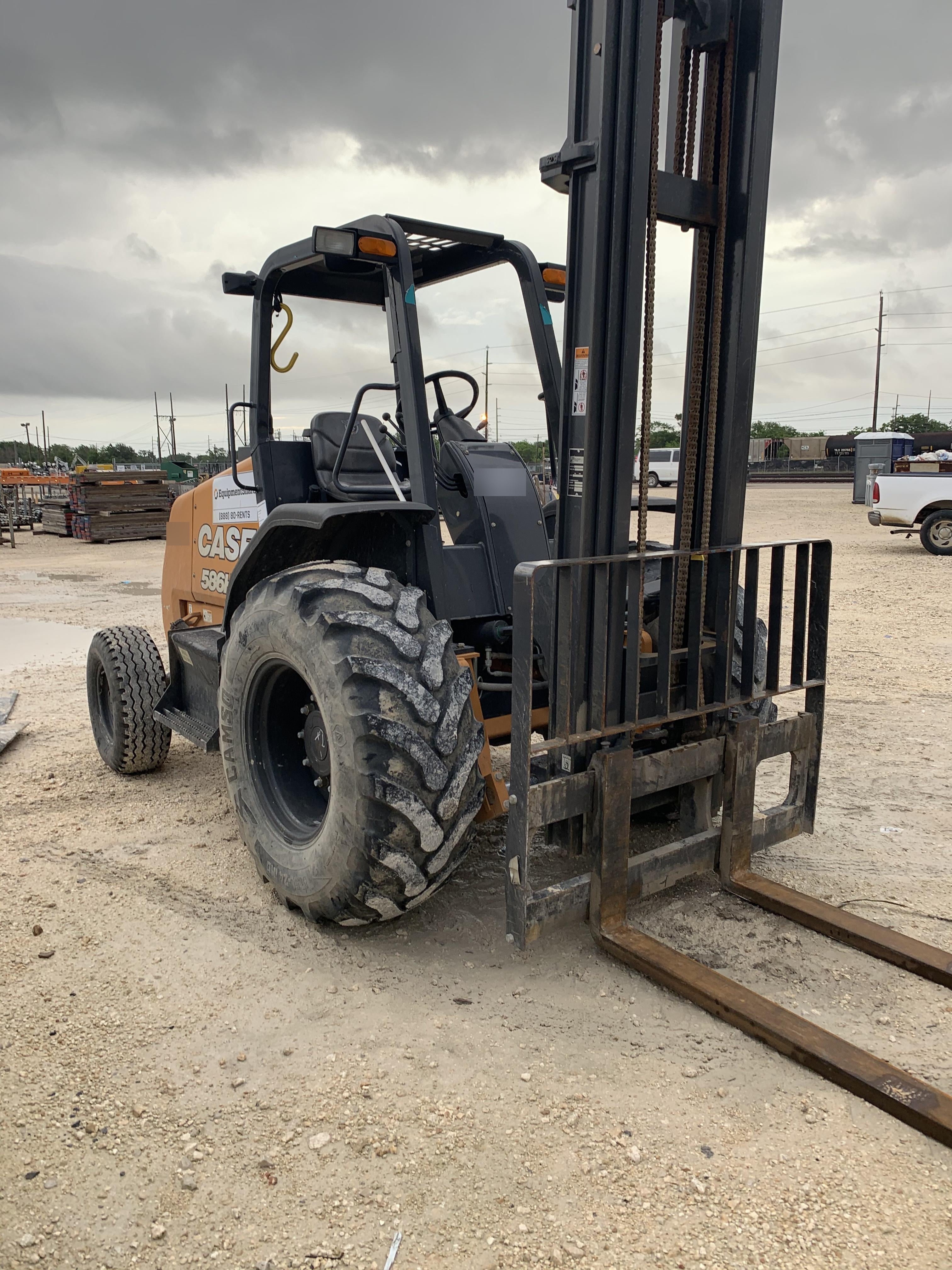 2018 CASE 586H