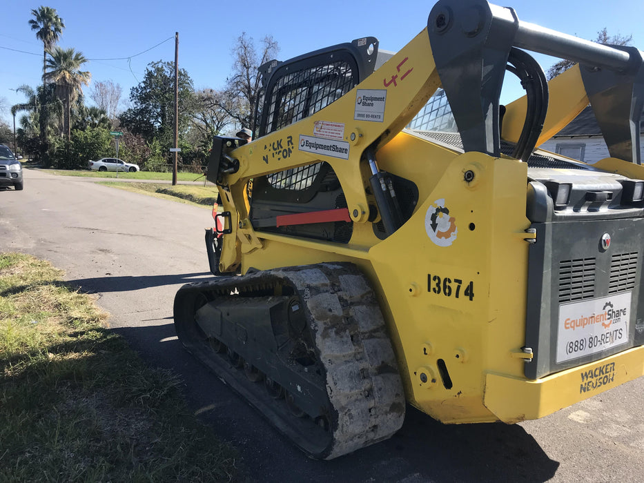 Wacker Neuson ST45 ST45 10K Tracked Skid Loader, Cab / Heat / AC , ISO, Bucket Leveling, High Flow, 84" Bucket w/ smooth bolt on edge