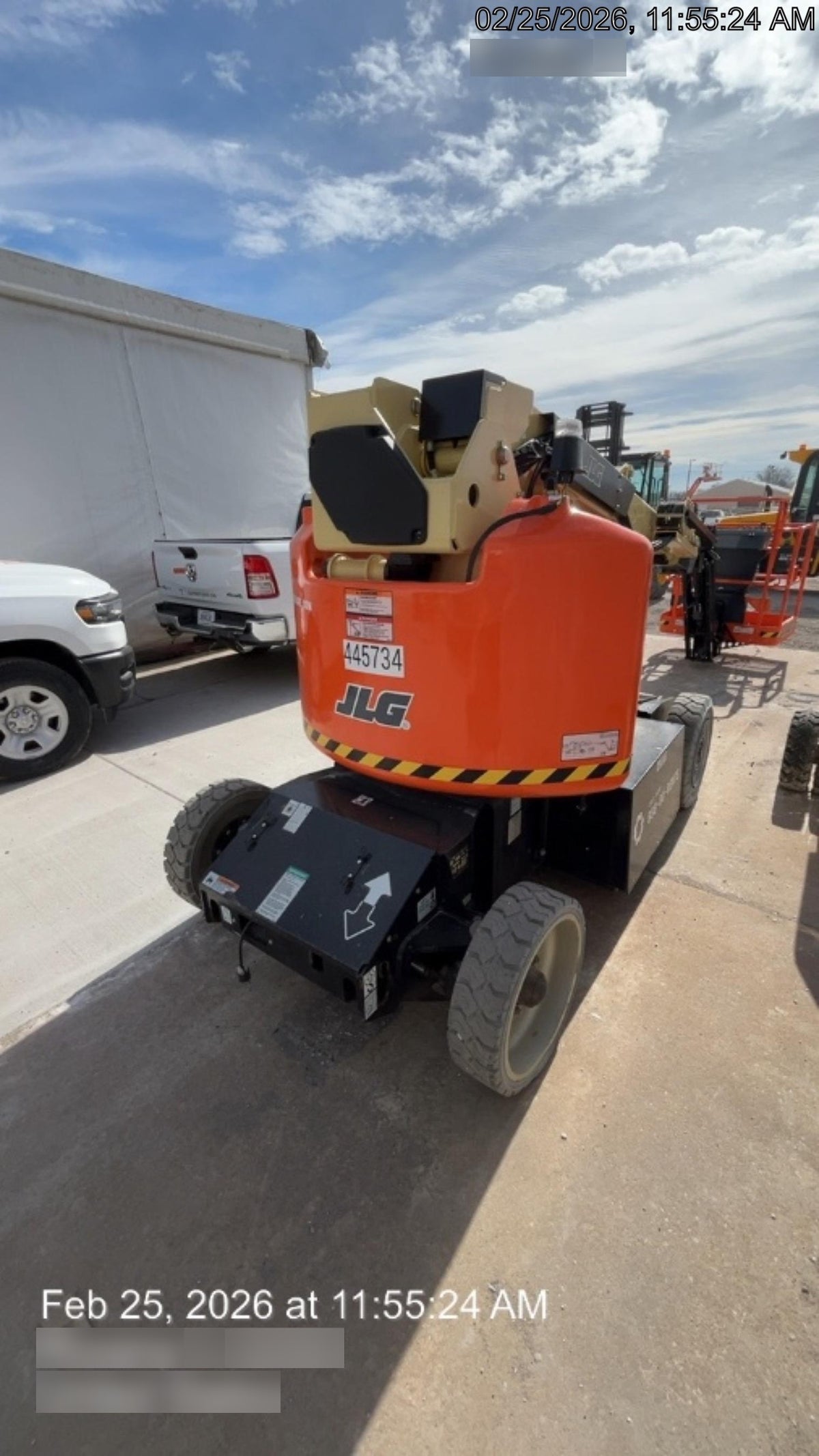 2024 JLG E400AJP Narrow