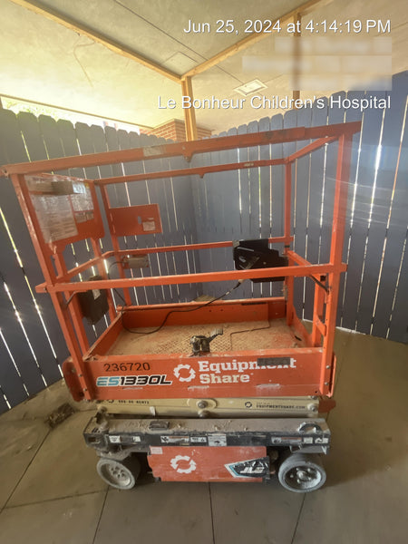 2022 JLG ES1330L