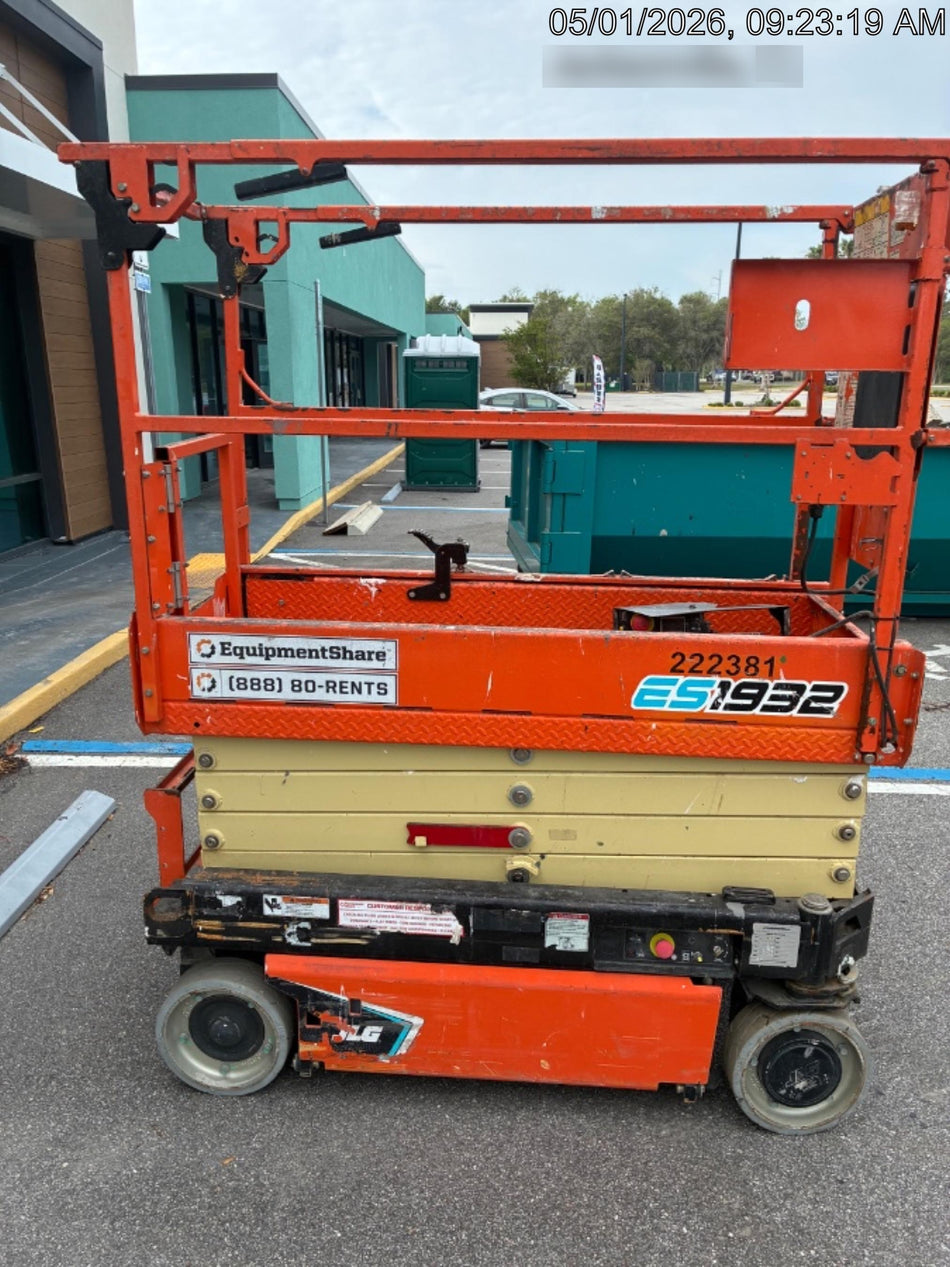 2022 JLG ES1932