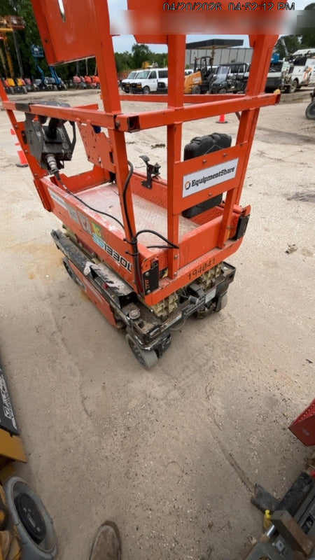 2021 JLG ES1330L