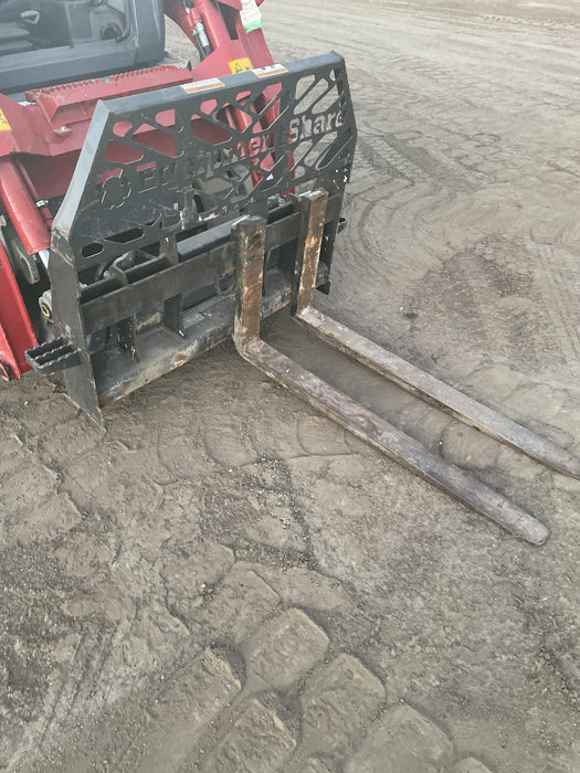 2022 PALADIN 48" Pallet Forks - Paladin