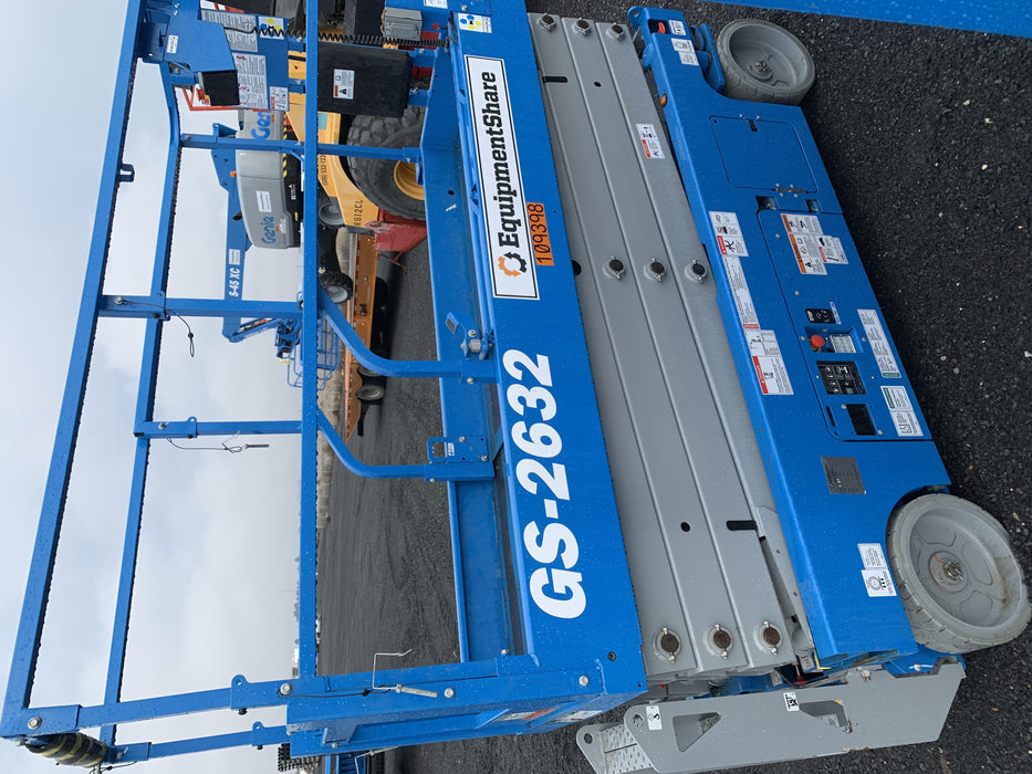 2020 Genie GS-2632 Solid NM Tires, Folding Rails with Half-Height Swing Gate, Beacon, 800W Invertor