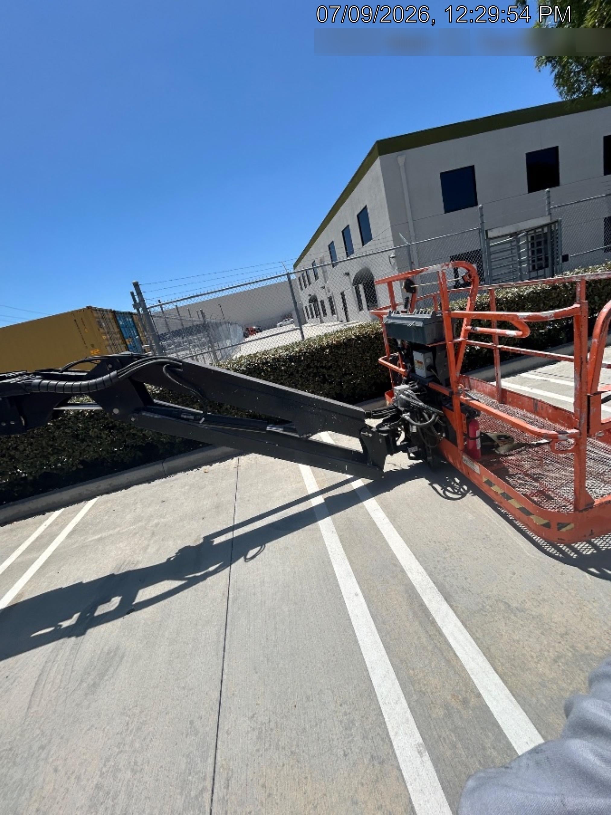2023 JLG 660SJ