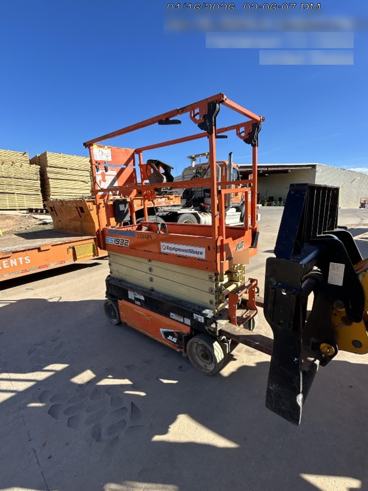 2022 JLG ES1932