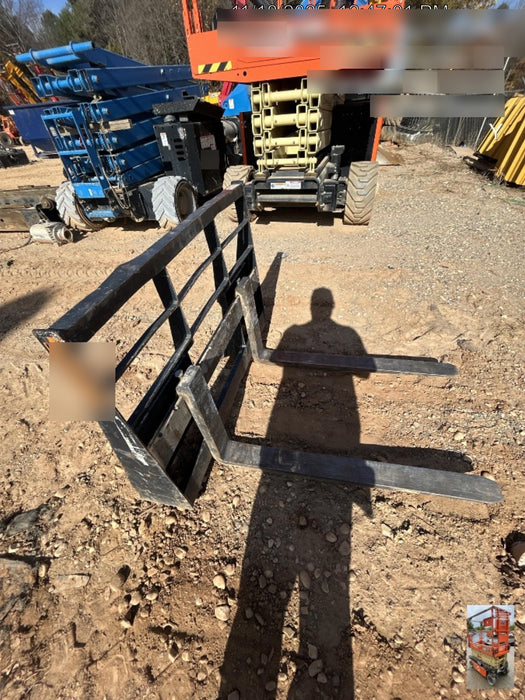 2022 ARROW MATERIAL HANDLING 60" Pallet Forks - Arrow