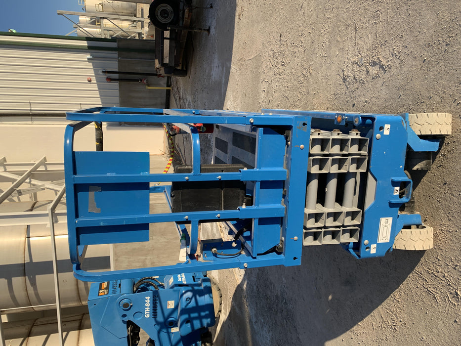 2019 Genie GS-1930 Fixed Rails with Chain Entry