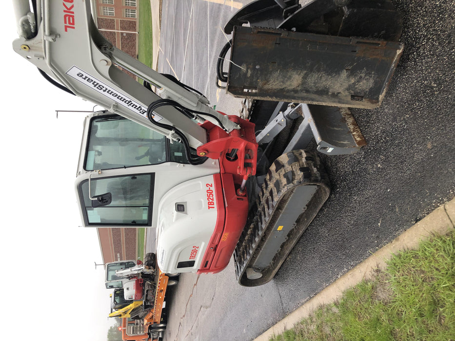 2020 TAKEUCHI TB250-2C