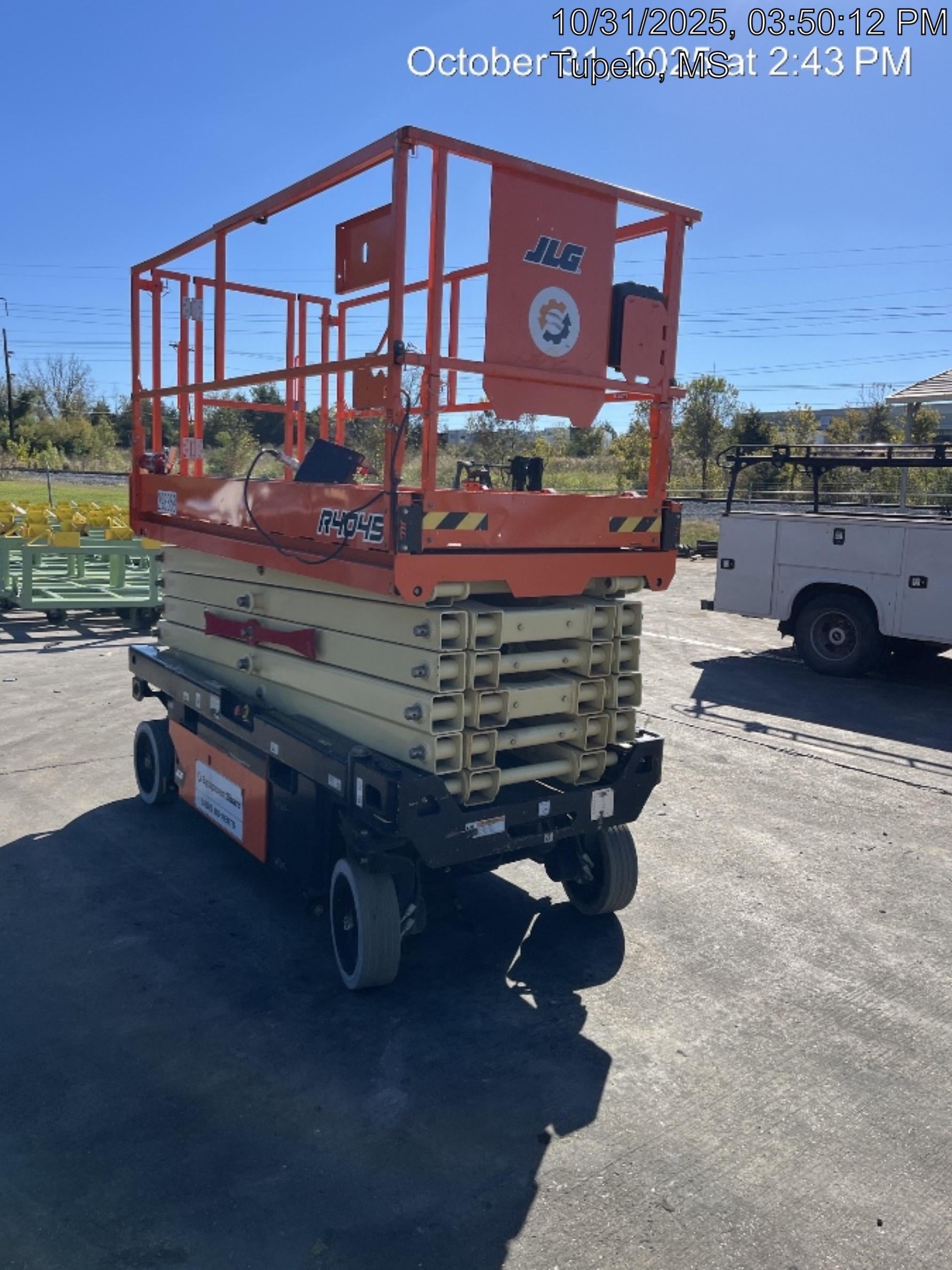 2023 JLG R4045