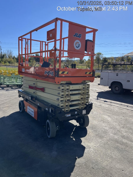 2023 JLG R4045