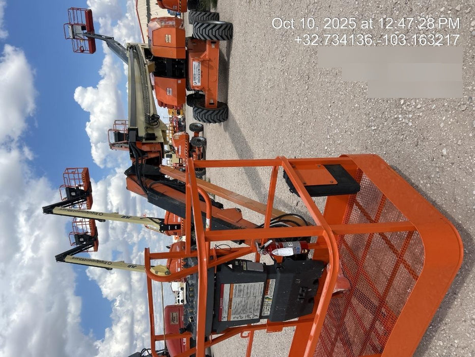 2019 JLG 860SJ