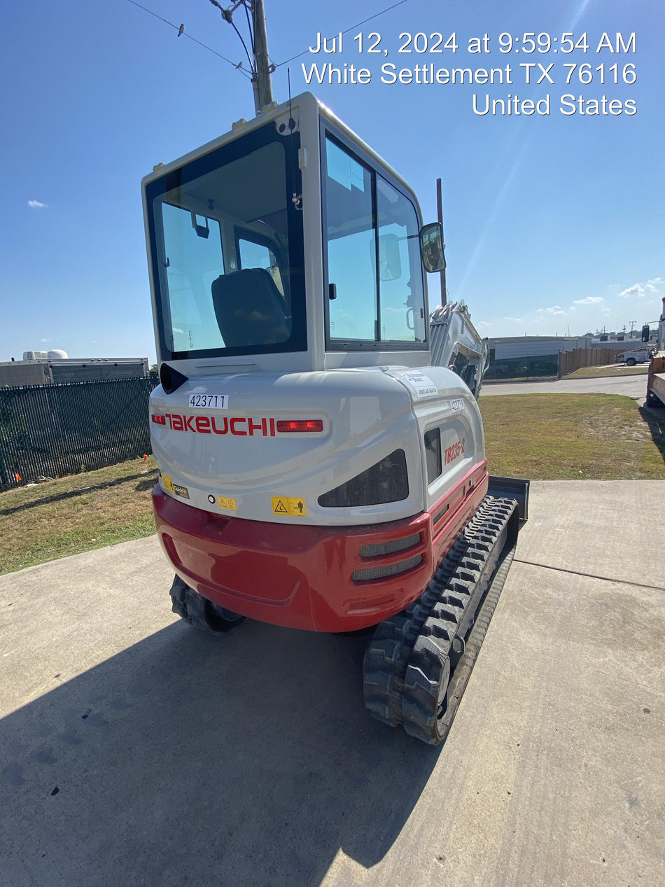 2024 TAKEUCHI TB235-2CR